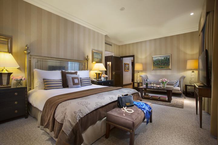 Room 19 of 206