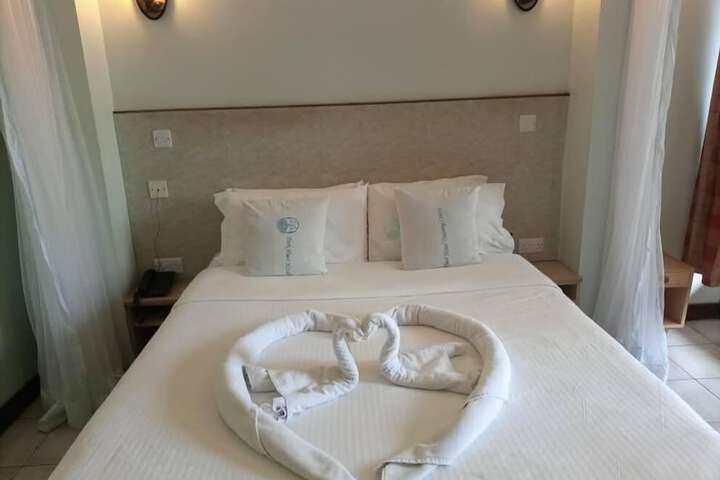 Room 28 of 97