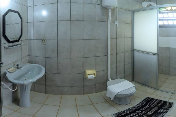 Room 13 of 27