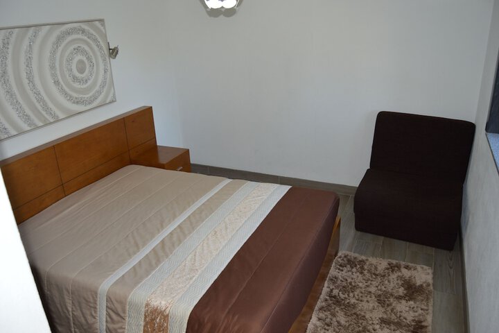 Room 16 of 110
