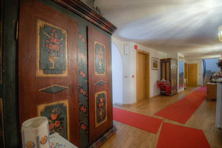 Ballroom/Hall 23 of 31