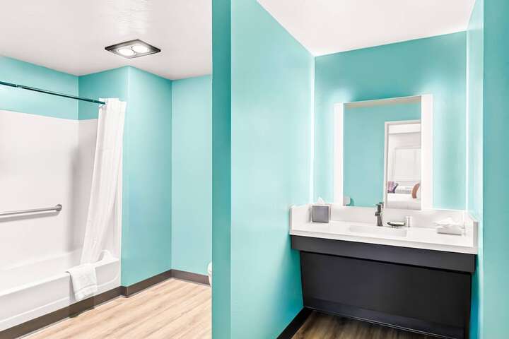Room 25 of 49