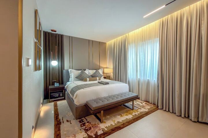 Room 55 of 179
