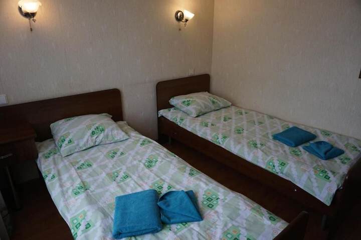 Room 14 of 33