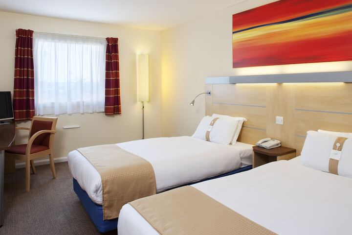 Room 3 of 27