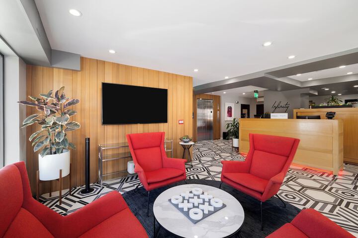 Lobby lounge