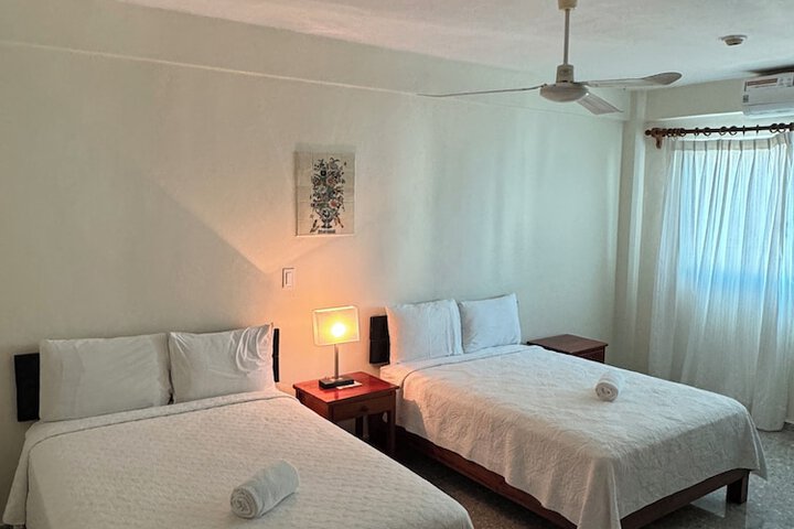 Room 17 of 34