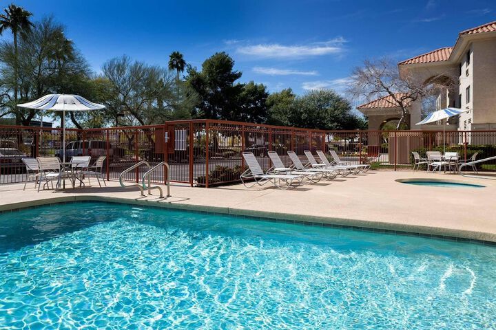 Hotel Pool