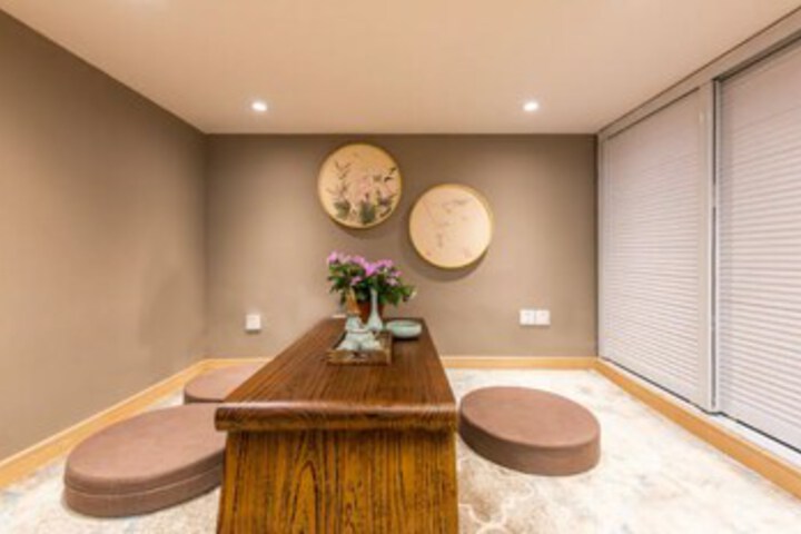 Room 4 of 11