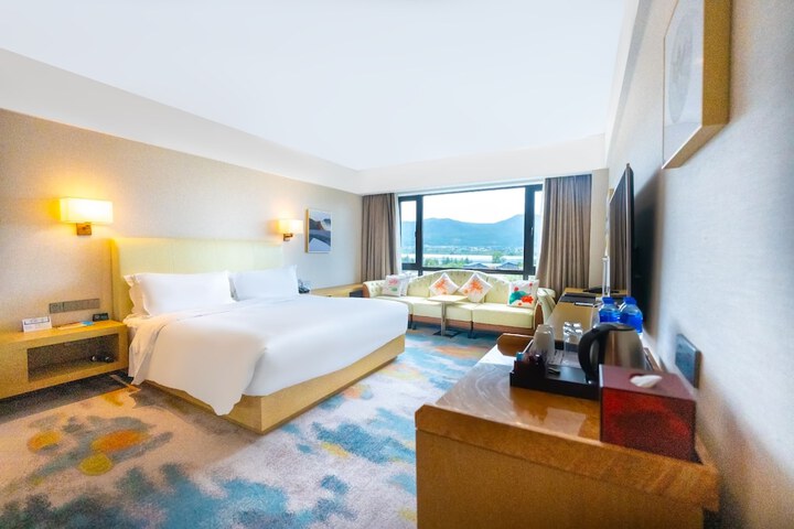 Room 43 of 131