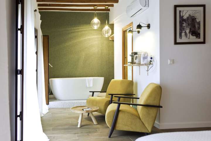 Room 8 of 72