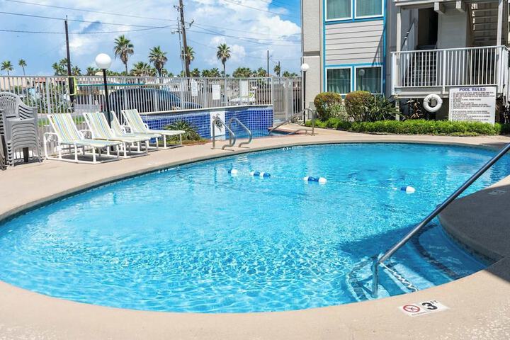 Pool 29 of 65