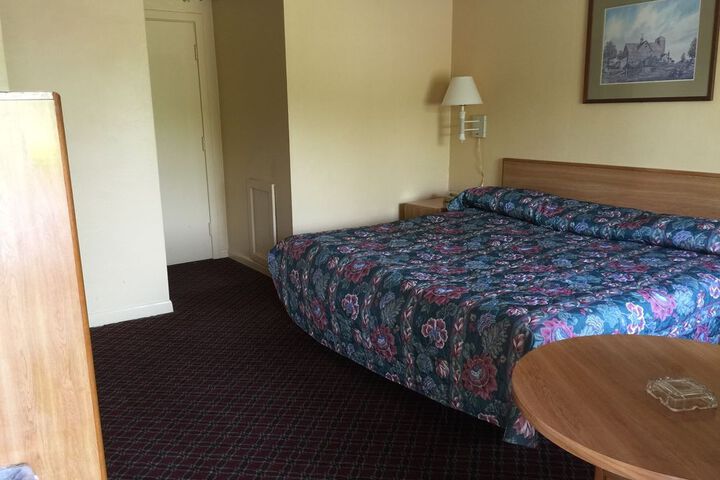 Room 3 of 22