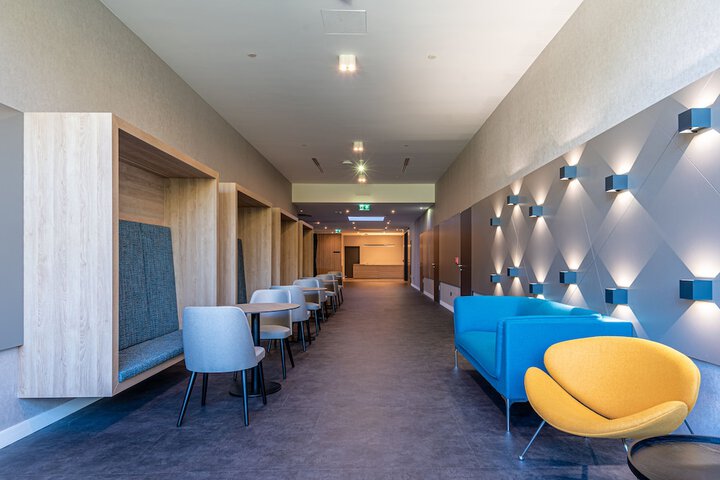 Business Center 166 of 193
