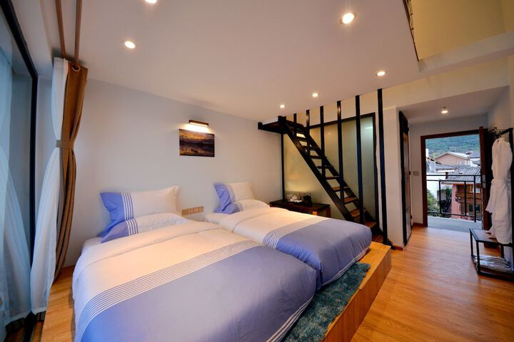 Room 7 of 48