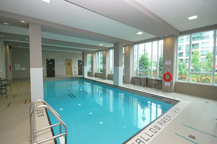 Hotel Pool