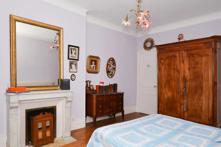 Room 2 of 7
