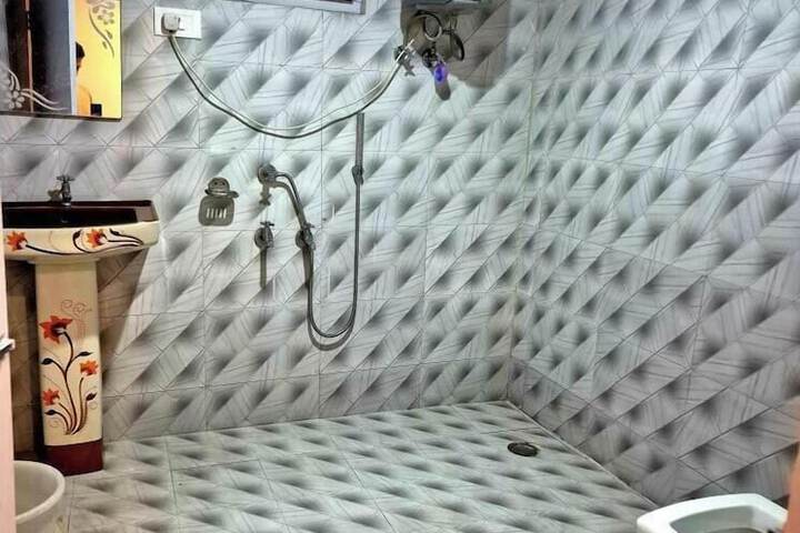 Room 16 of 29