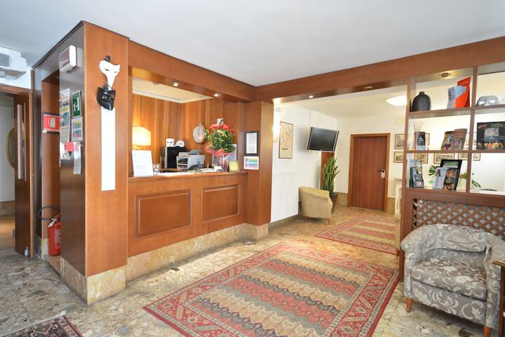 Concierge desk
