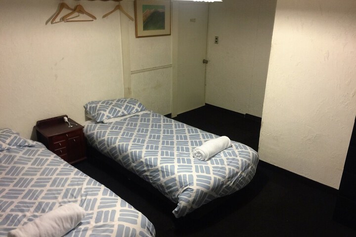 Room 6 of 48