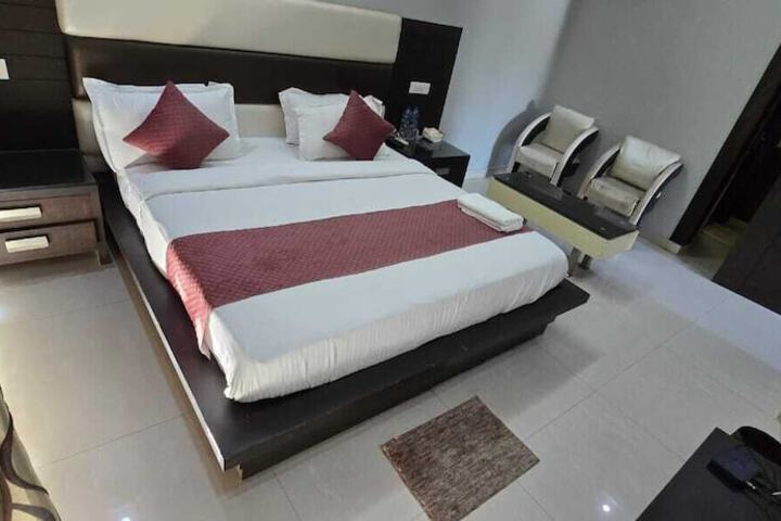 Room 5 of 23