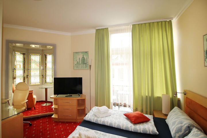 Room 19 of 42