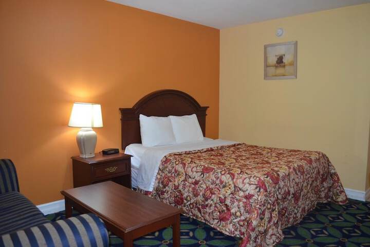 Room 7 of 24
