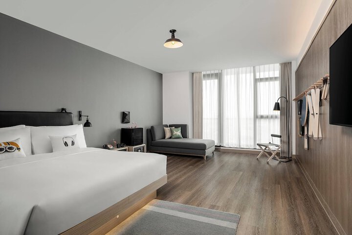 Room 18 of 36