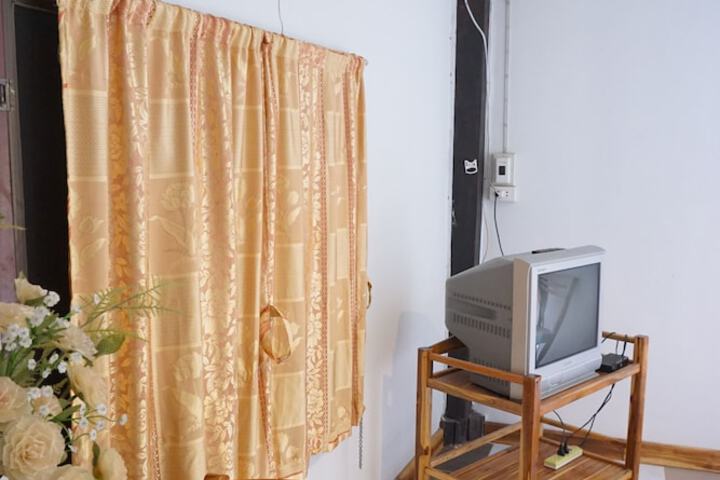 Room 26 of 37