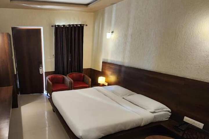 Room 3 of 17
