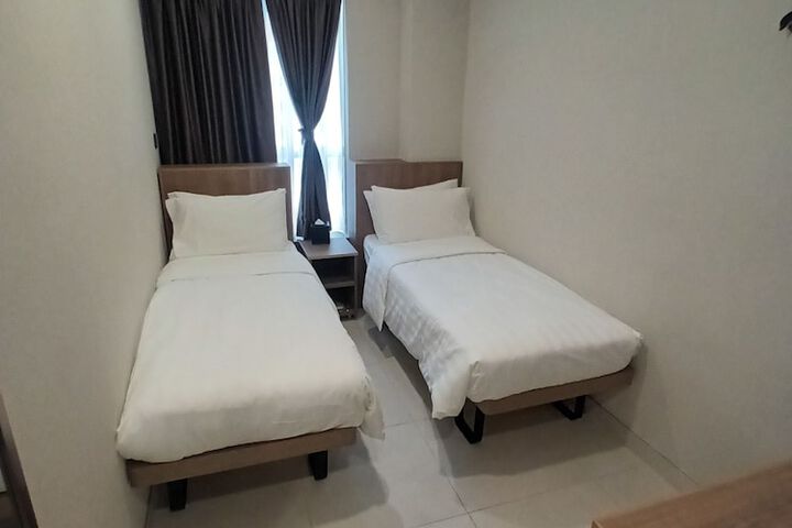 Room 3 of 9