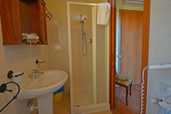 Room 21 of 41