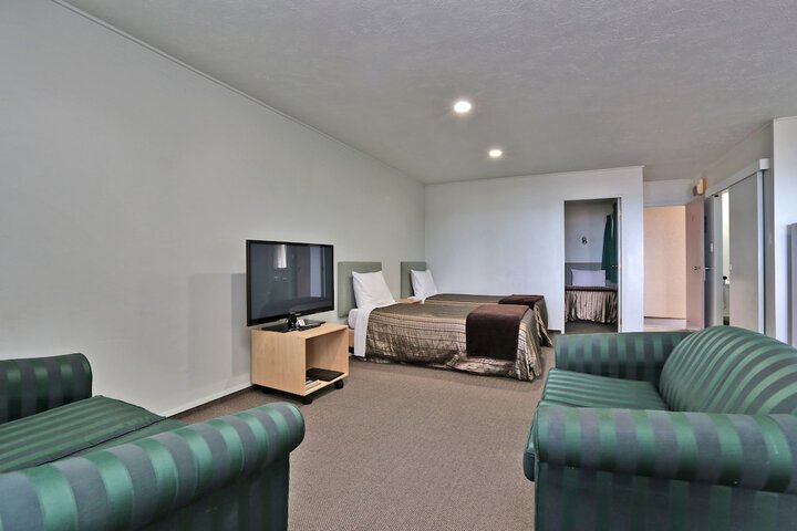 Room 38 of 54