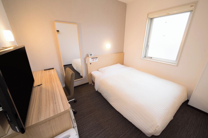 Room 8 of 21