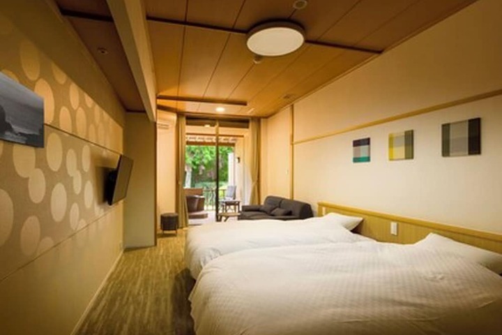 Room 22 of 107