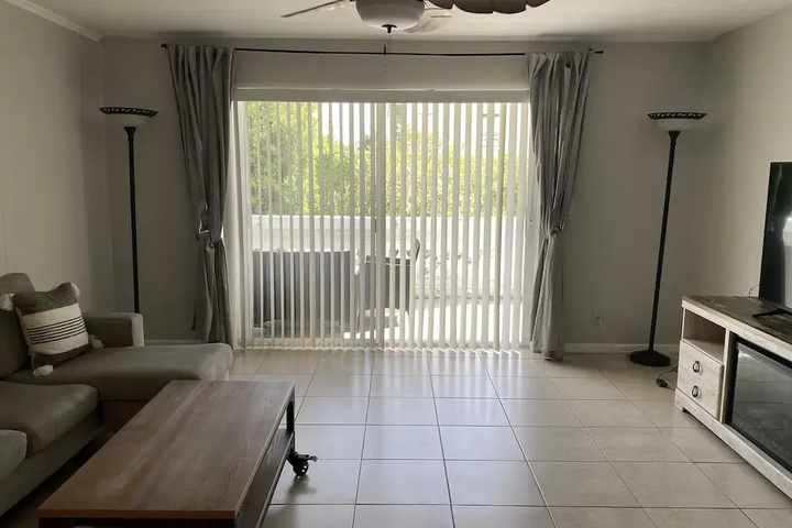 Entire Condo Close To Intercoastal 1 Bedroom Condo by Redawning