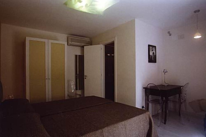 Room 21 of 85