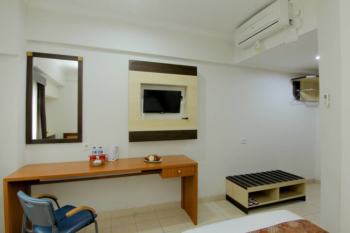 Room 7 of 33