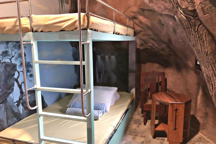 Room 8 of 62