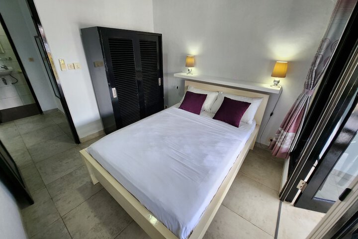 Room 19 of 111