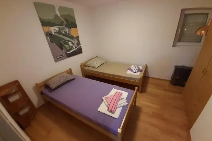 Room 5 of 14