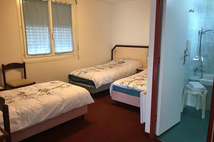 Room 5 of 6