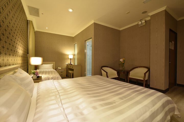 Room 16 of 51
