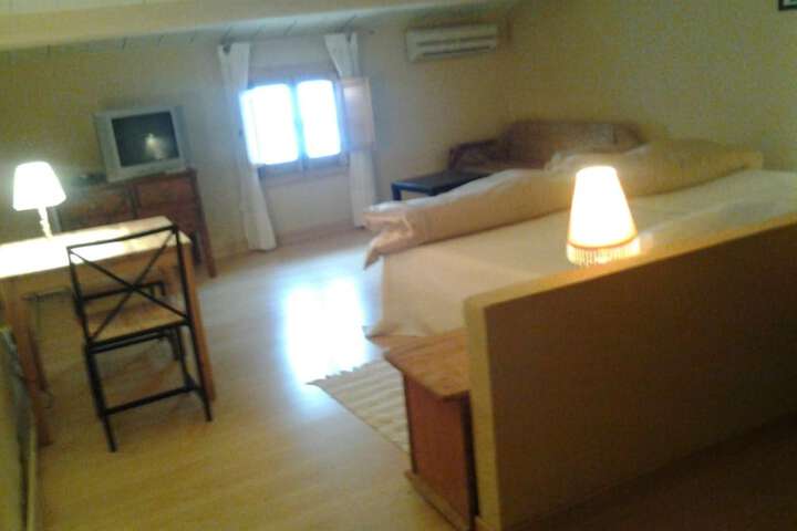 Room 9 of 32