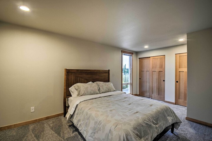 Luxurious Tacoma Retreat w / Quartz Countertops!
