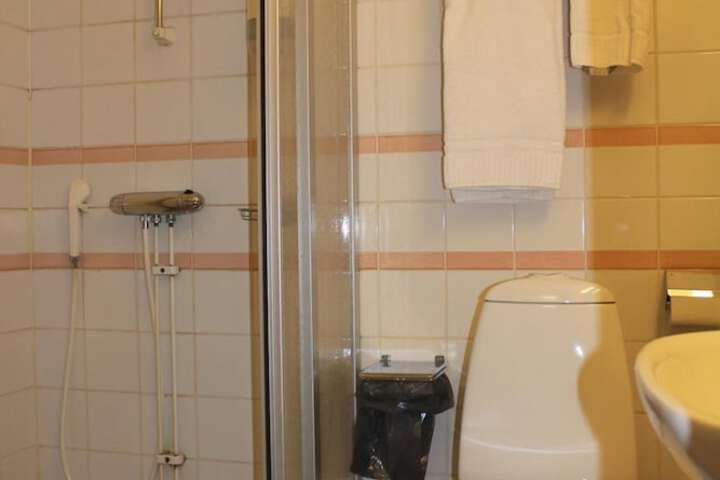Room 12 of 30