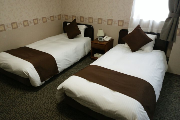 Room 13 of 42