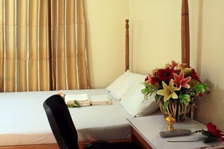 Room 5 of 19