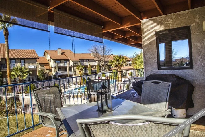 Terrace/Patio 3 of 10