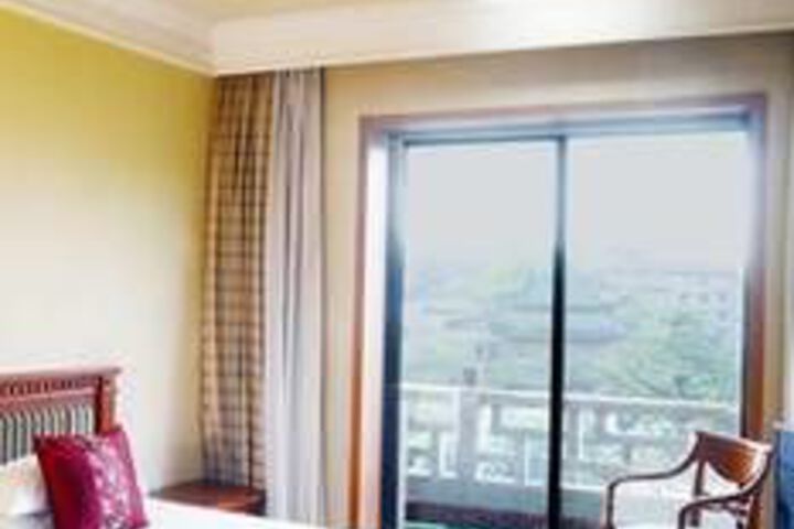Room 56 of 143